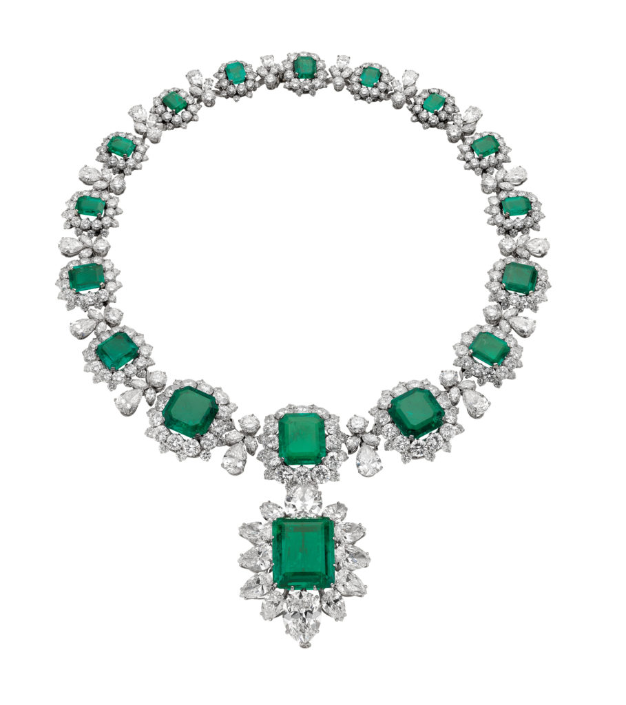Necklace, 1962, with pendant/brooch, 1958 Platinum with emeralds and diamonds Necklace: 37 x 2.7 cm. Pendant/brooch: 4.9 x 3.4 cm Formerly in the collection of Elizabeth Taylor Bulgari Heritage Collection, inv. 6676 N2169, 347870 P393  © Antonio Barrella Studio Orizzonte 