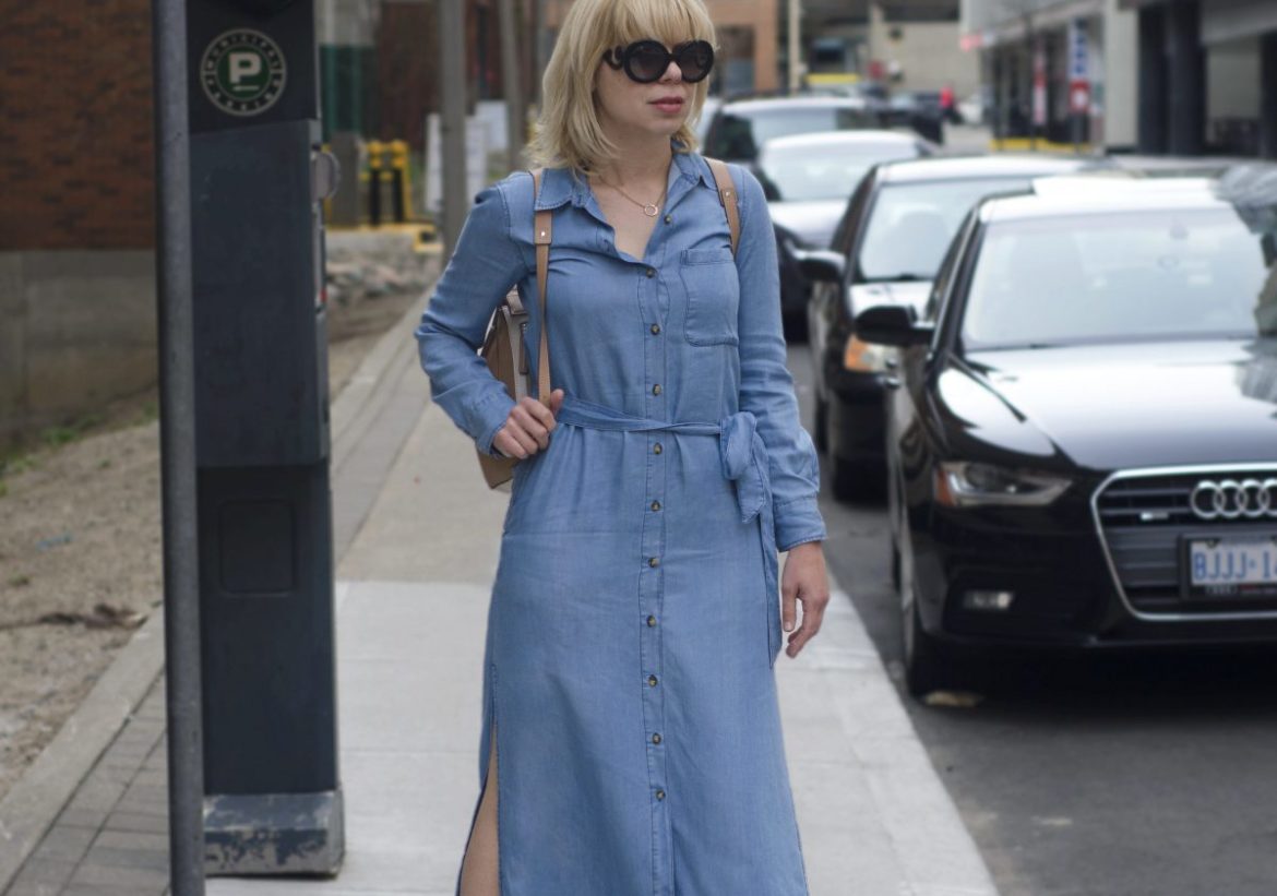 Your Essential Denim Dress For This Summer