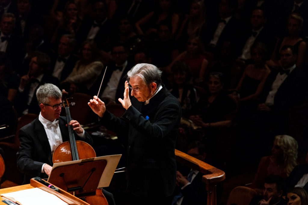 Michael Tilson Thomas with the San Francisco Symphony performed renditions of Bach's Concerto No.3, Gershwin's Cuban Overture and An American In Paris, etc.